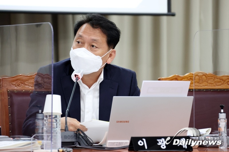 이광재 의원,  "국가가 만든 모든 지식 컨텐츠 한 자리에서 볼 수 있게 될 것"