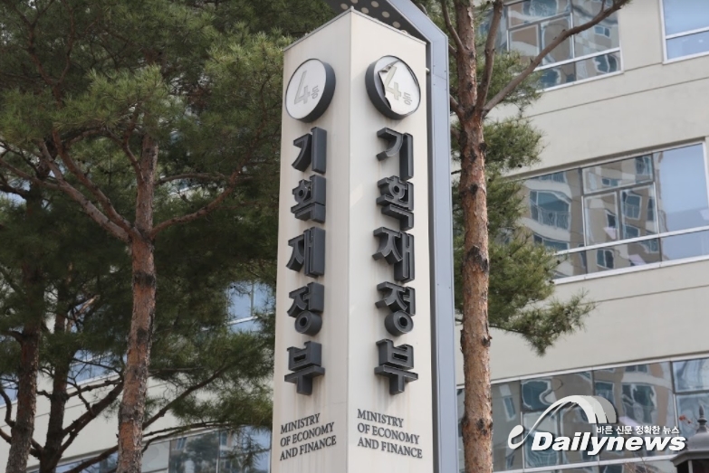 비대해지는 정부, 내년 예산요구액 600조에 근접