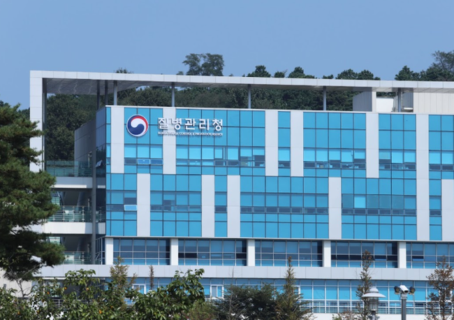 코로나19 신규 확진자 695명…708만명 1차 접종 완료