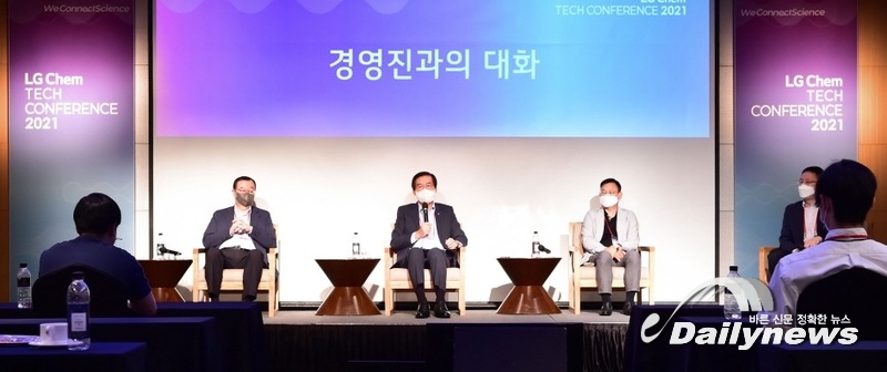LG화학 신학철 부회장, ESG 혁신기술 선도…우수 R&D 인재 확보