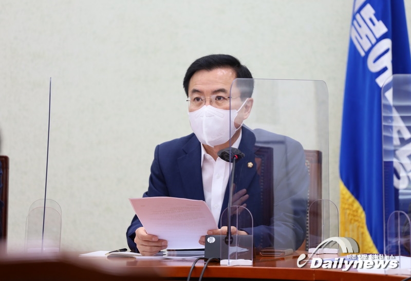 윤영덕 의원, 서울대 전체직원 중 2천여명…공식통계없는 유령직원…사실상 소모품?