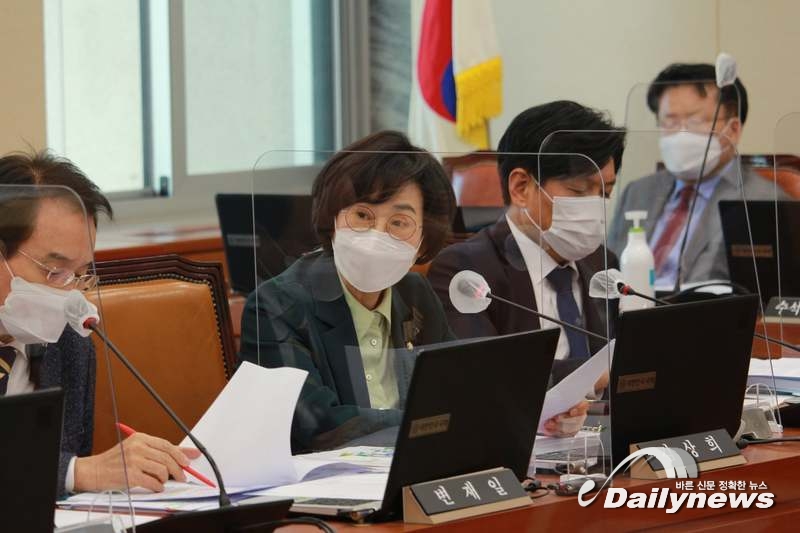 김상희 국회부의장, K-뷰티 경쟁력·위기대응 방안 마련…공청회 개최