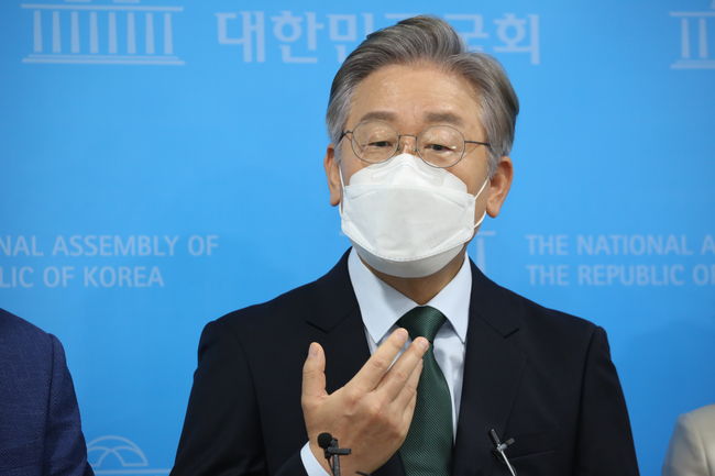 이재명 “2040년부터 내연기관차 팔지 못하도록 하겠다”