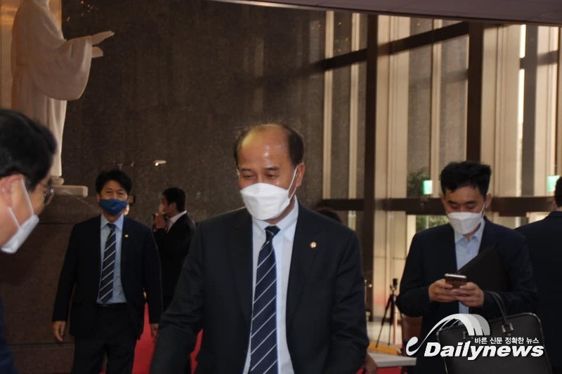 이용우 의원, 보험업감독규정 별표11은 불법…금융위원회가 적극 검토해야