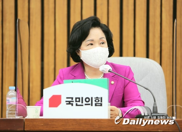 조명희 의원,  국방부…노마스크 실험 '8월 말' 계획 문제되자 '거짓말'