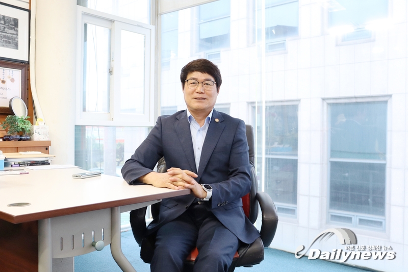 더 가치 있는 봉사를 향해 힘차게 나아가다