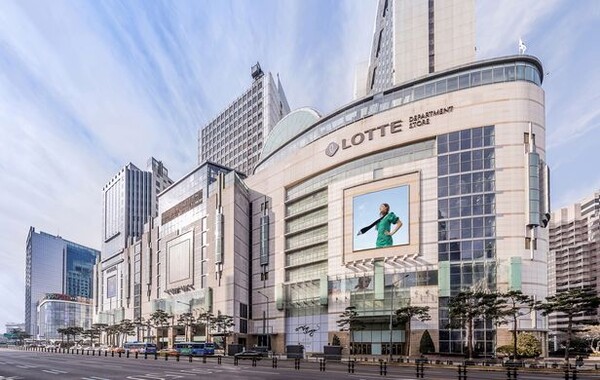 롯데쇼핑,'업스테이지'와 MOU체결로  ‘유통특화 생성형 AI’ 도입