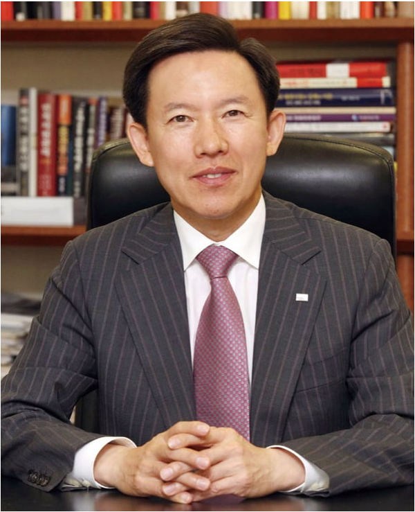 "미래에셋 창업공신 최현만, 박현주 회장 가족회사에 자산운용 지분 전량 매각"