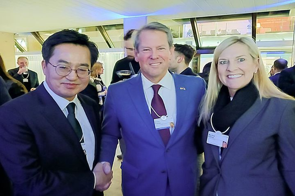 김동연, 다보스포럼 참석해 세계 경제지도자와 현안 논의