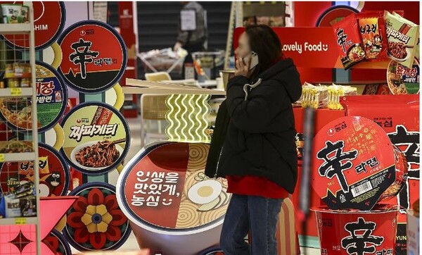 'K-라면' 간판 신라면, 국내서도 독보적 1위...과자 '새우깡'·소주 '참이슬'