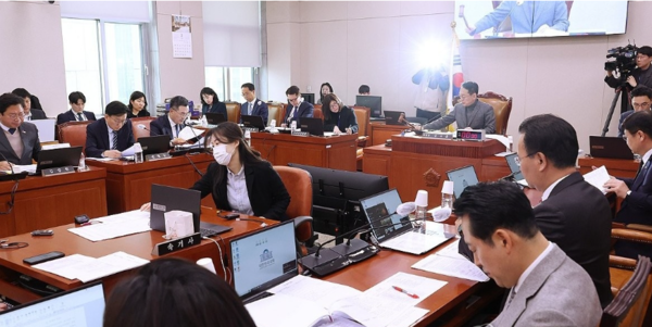 실거주 의무 3년 유예 ...주택법 개정안 국회법사위 통과