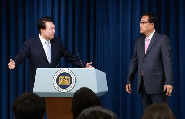 尹 비서실장에 정진석 기용...與 "소통 적임자" 野 "국민눈높이에 안맞아"