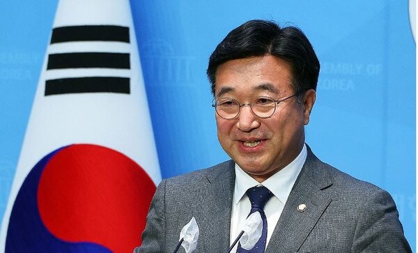 민주 윤호중의원 "대통령 거부권 제한 원포인트 개헌해야"
