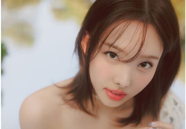 'K팝 솔로퀸'의 귀한...나연 내달 'NA' 앨범 들고 2년만에 컴백