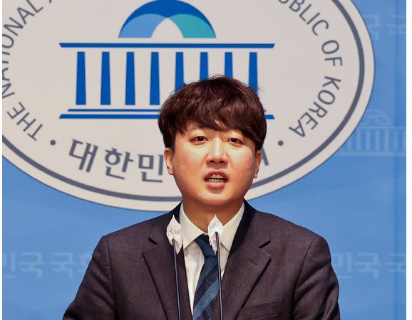 이준석 "의대증원 정책은 어리석은 것...의대쏠림, 과학계 위협"