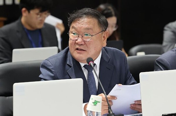 "반도체 세액공제율 10%p 더 인상"...민주 김태년, '반도체특별법' 발의