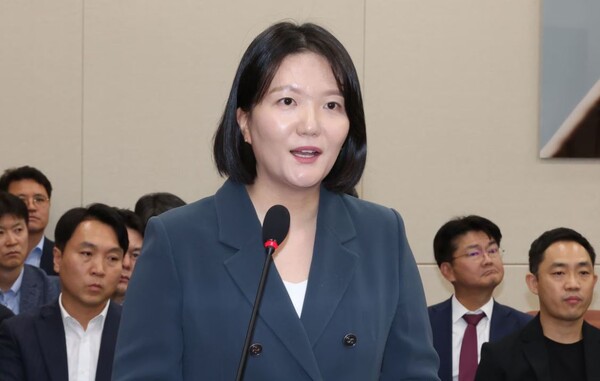 국회 과방위 나온 최수연 "라인야후 지분매각, 당장은 안한다"