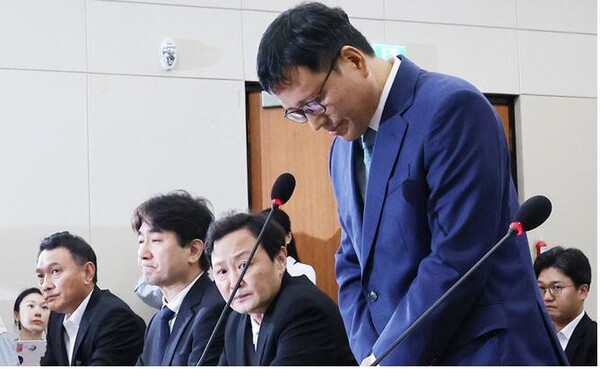 국회서 고개숙인 구영배 큐텐 대표...정무위 "비열한 기업인" 질타