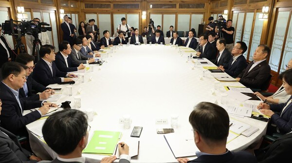 전기차 배터리 정보공개 의무화...'배터리 인증제' 조기 시행