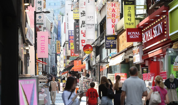 '내수 회복 조짐' 되돌이표...기재부, 6개월째 똑같은 진단 반복