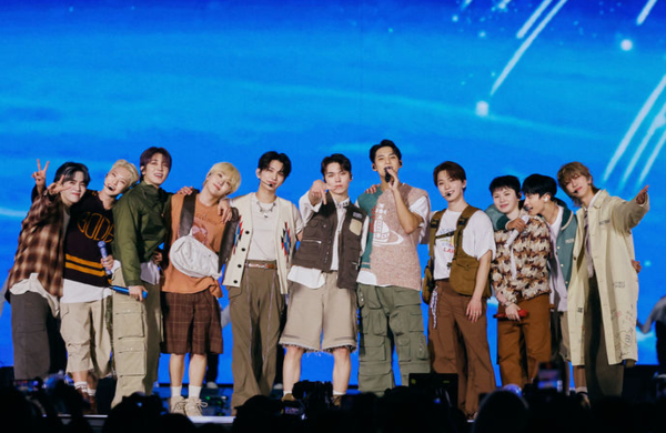세븐틴, 미니 12집 초동 316만 '대박'…K팝 앨범 신기록