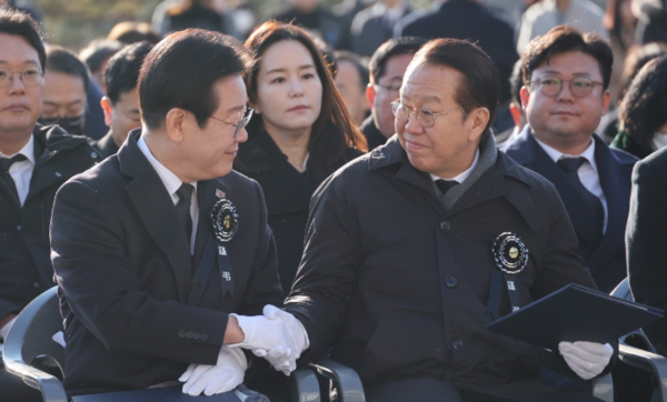 국힘·민주 지지도 오차범위 내 접전 양상.."보수 결집 영향"