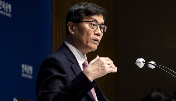 한은 "올 성장률 전망치 0.2~0.3%p↓...계엄 여파는 0.2%p"