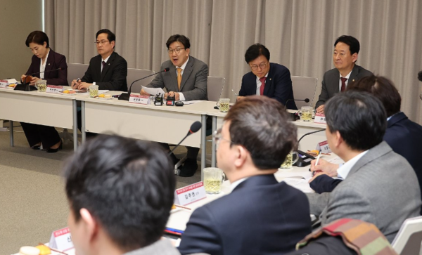 "'주52시간 예외' 반도체법, 여야 조속한 합의로 통과시켜야"
