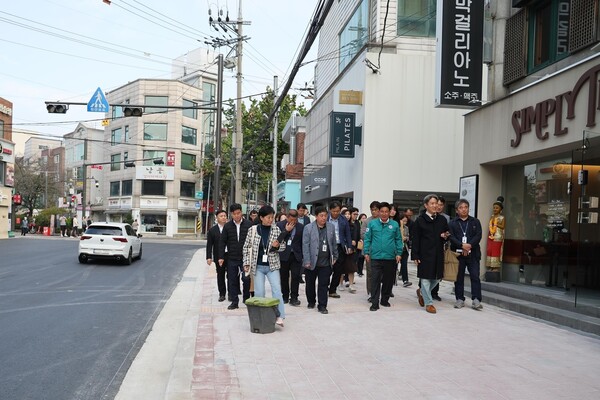 마포구, 경영난 겪는 소상공인 대상 '도로점용료 25％ 감면' 시행