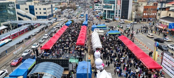 제천의 매운맛에 홀린 1만 9천 명… 제2회 빨간오뎅 축제 '대박'