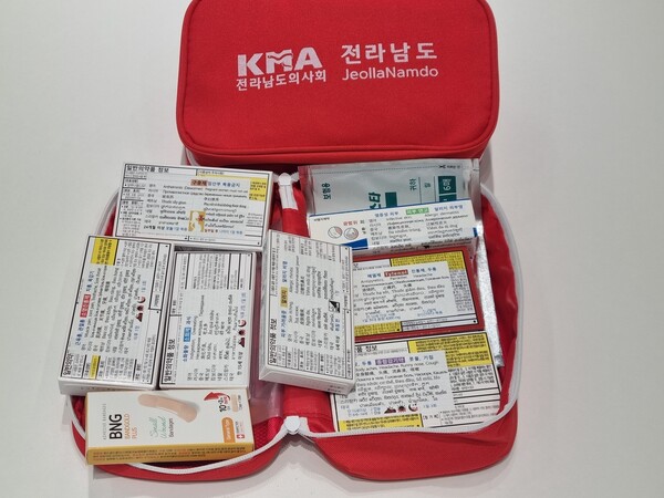 전남도, 농번기 맞은 외국인 계절근로자에 상비약 1,200세트 전달