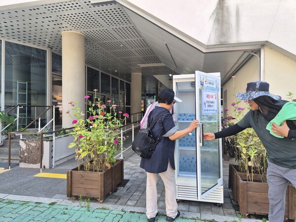 포천동, 폭염 극복 위해 민관 합작 '생수 나눔·살수차' 가동