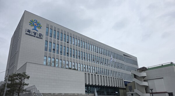곡성군, 초등학교 주변 불법·유해 광고물 집중 정비…안전한 통학환경 조성  재구성 기사